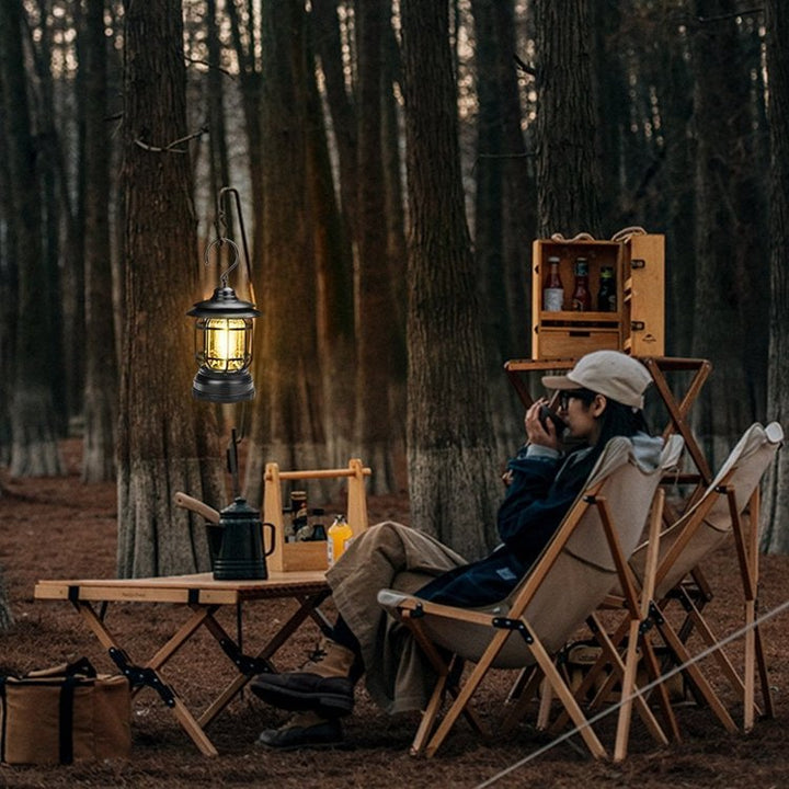 RetroGlow – Tragbare Retro Campingplatz Lampe