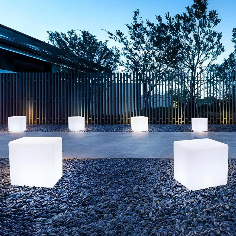 RadiantCube - Kubisches Garten Licht