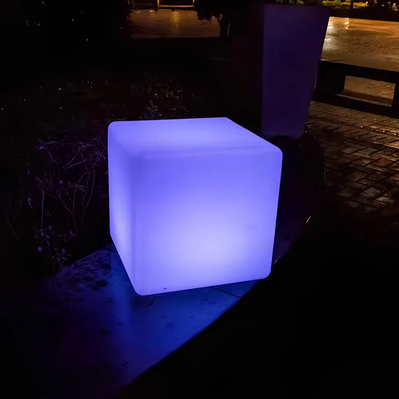 RadiantCube - Kubisches Garten Licht