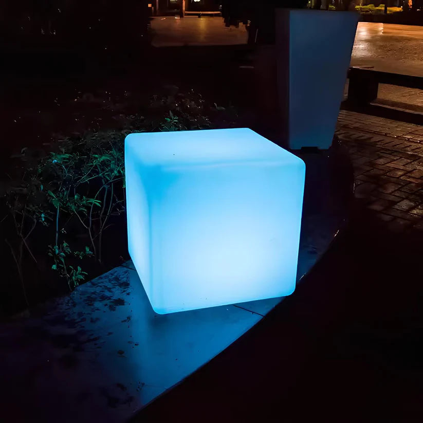 RadiantCube - Kubisches Garten Licht