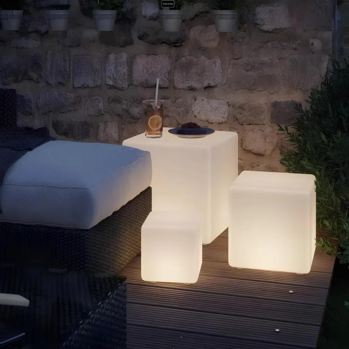 RadiantCube - Kubisches Garten Licht