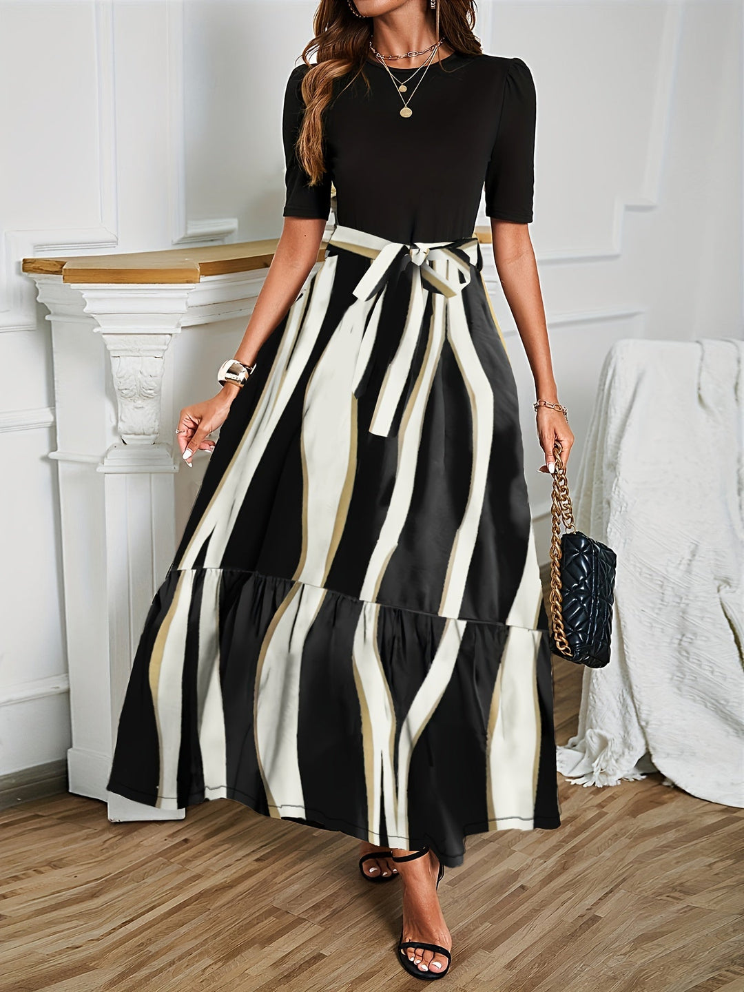 Nuray – Elegantes, kurzärmeliges Blumenkleid