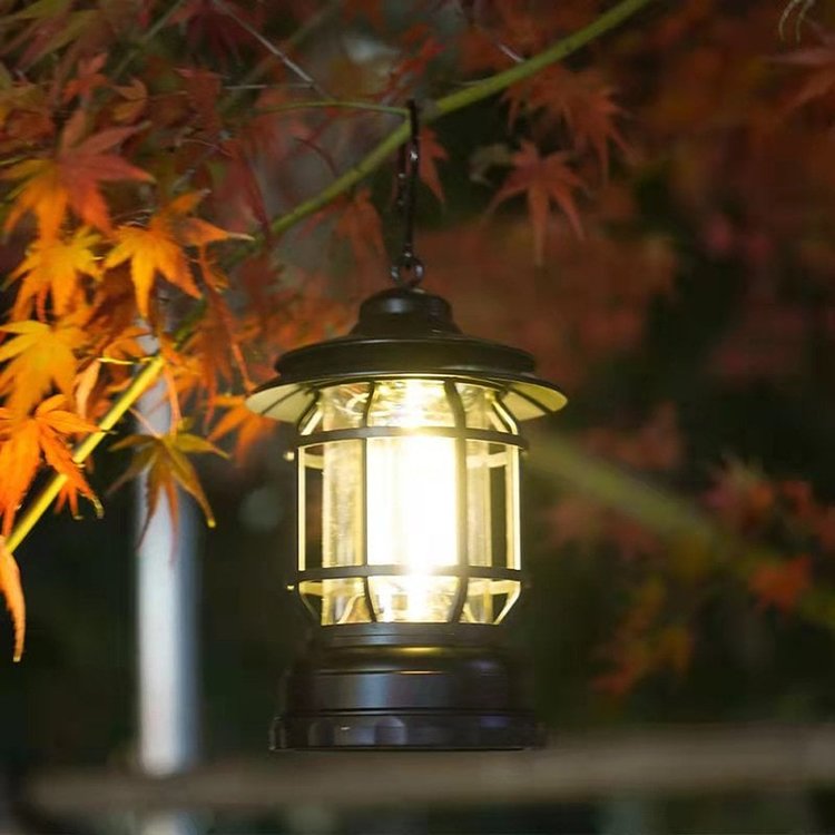 RetroGlow – Tragbare Retro Campingplatz Lampe