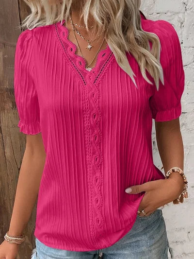 Elegantes Shirt mit V-Ausschnitt und schlichter Spitze