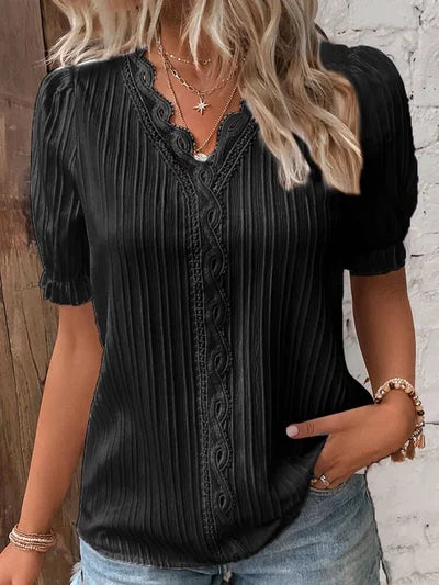 Elegantes Shirt mit V-Ausschnitt und schlichter Spitze
