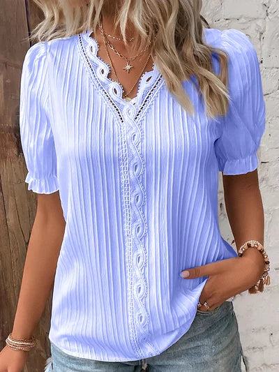 Elegantes Shirt mit V-Ausschnitt und schlichter Spitze