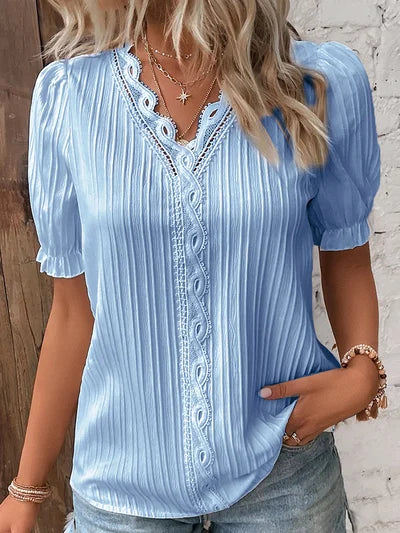Elegantes Shirt mit V-Ausschnitt und schlichter Spitze