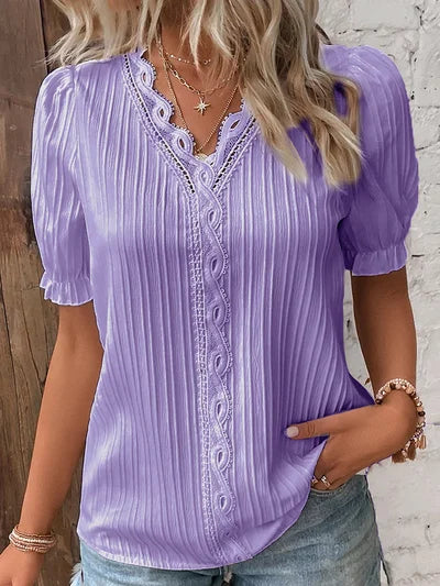 Elegantes Shirt mit V-Ausschnitt und schlichter Spitze