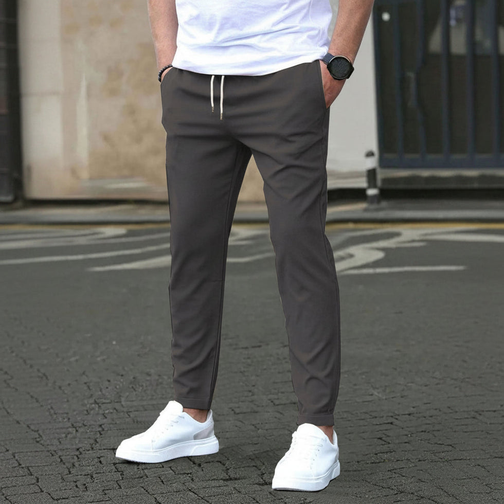 Bekzat - Hose Mit Geradem Bein