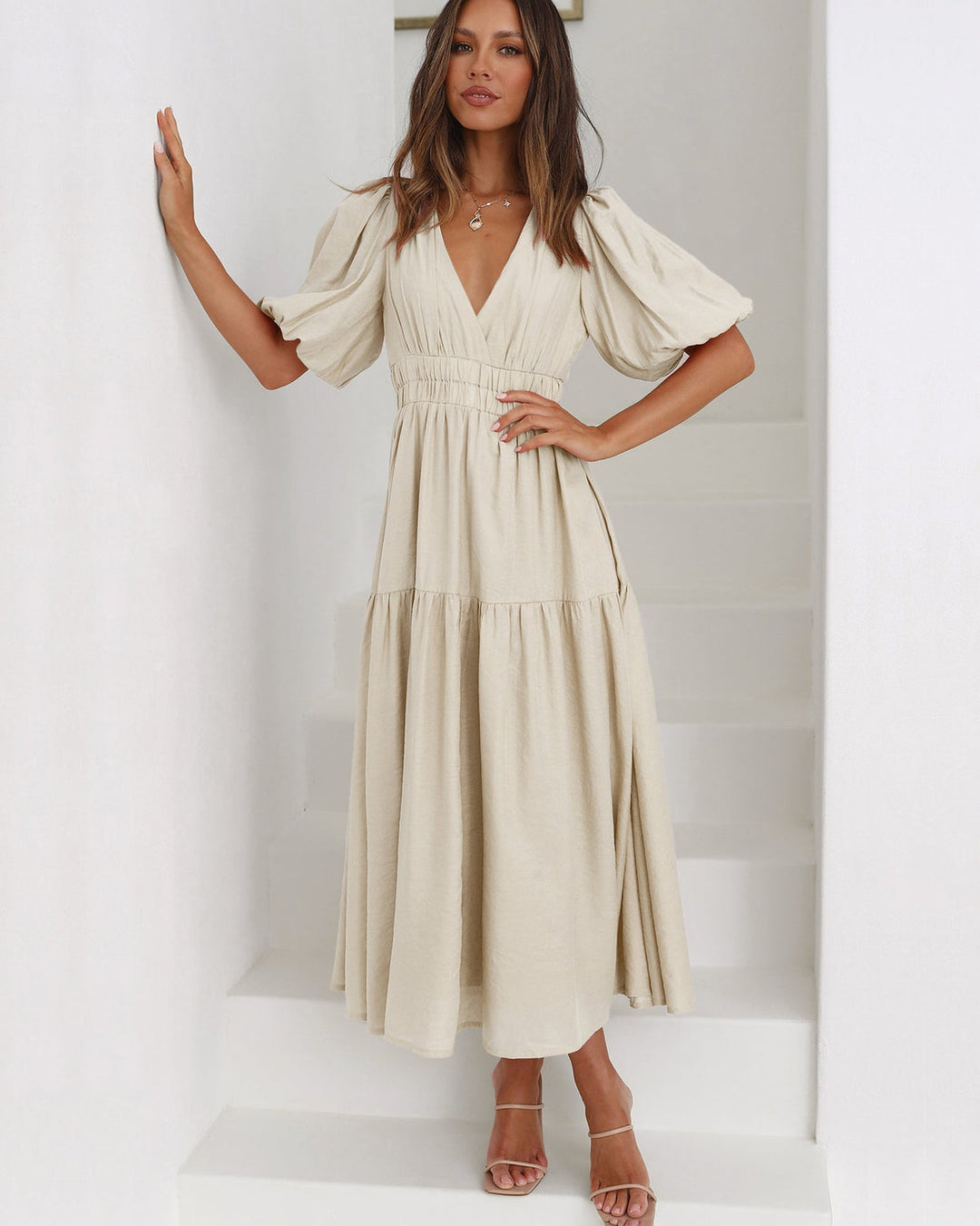 Delphine - Stylisches Midikleid MIT V-ausschnitt Und Rüschenärmeln