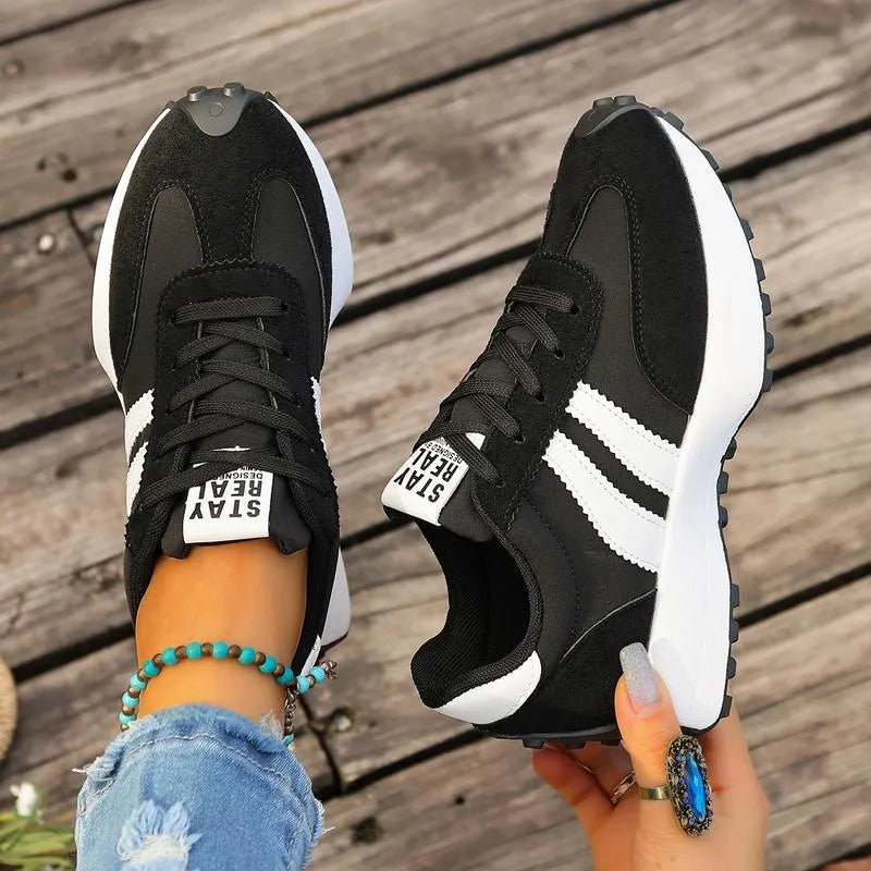 Lariesa – Sneaker mit Schnürverschluss Und Kontraststreifen