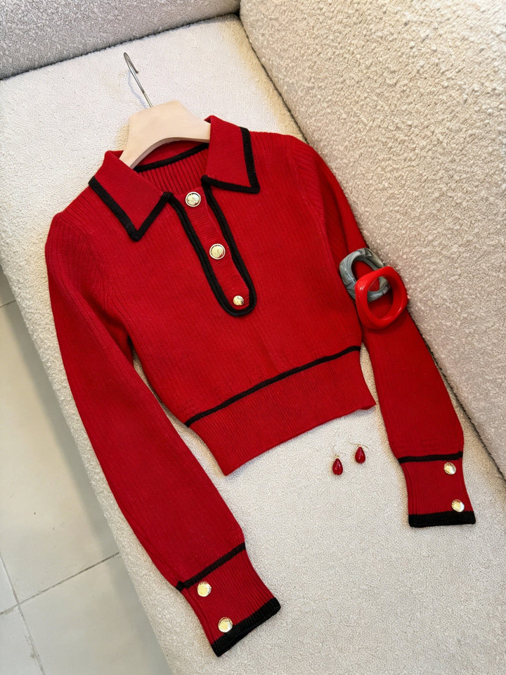 Dilnaz - Langärmeliger Pullover Mit Kontrastfarbenen Paspeln Und Knöpfen