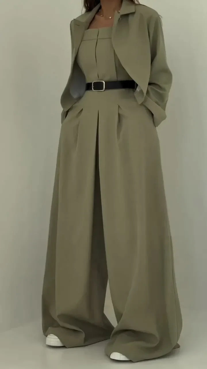 Lavara – Kurzer Blazer Und Weit Geschnittene Hose Im Satz