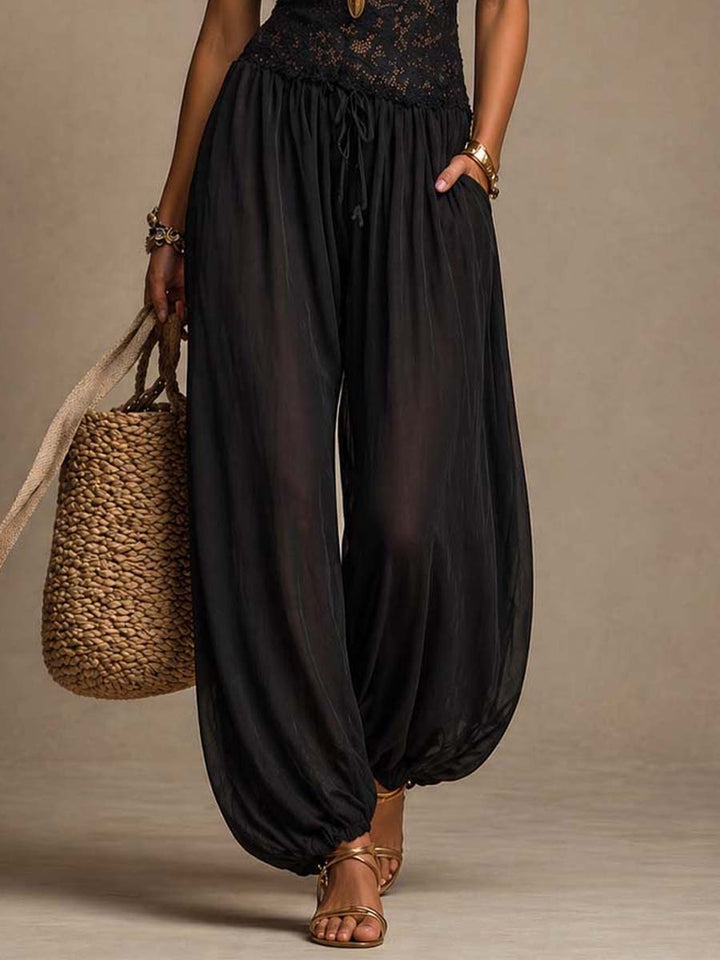 Natya – Vintage Jumpsuit aus Fließender Spitze
