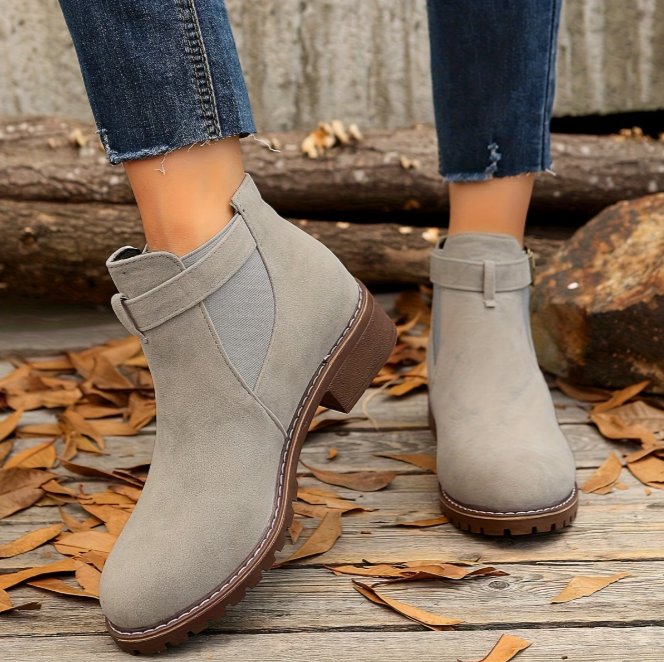 Norya – Stiefeletten Aus Wildleder mit Schnallenriemen