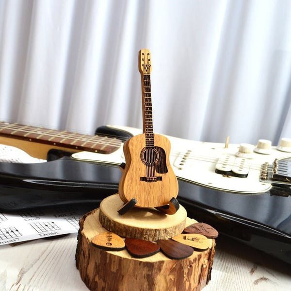 TuneCradle – Mini-Süße-Edition  Plektrum-Etui aus Holz für Gitarre