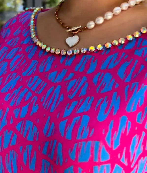 Aspasia – Mutiges Und Luftiges Kleid Mit Drucken