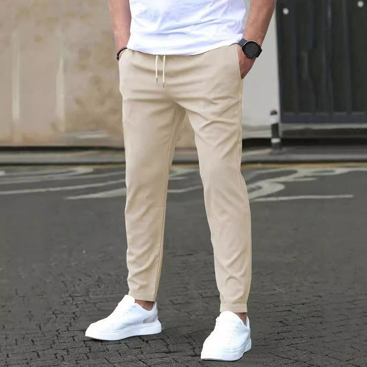 Bekzat - Hose Mit Geradem Bein