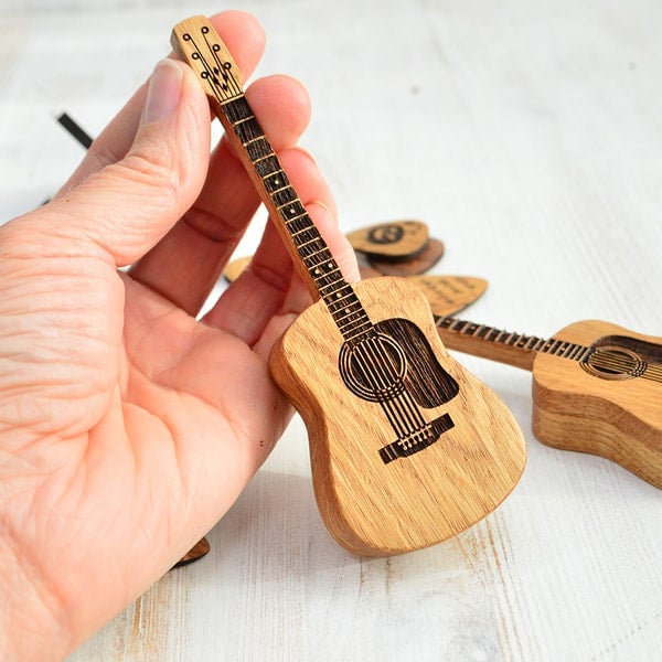 TuneCradle – Mini-Süße-Edition  Plektrum-Etui aus Holz für Gitarre