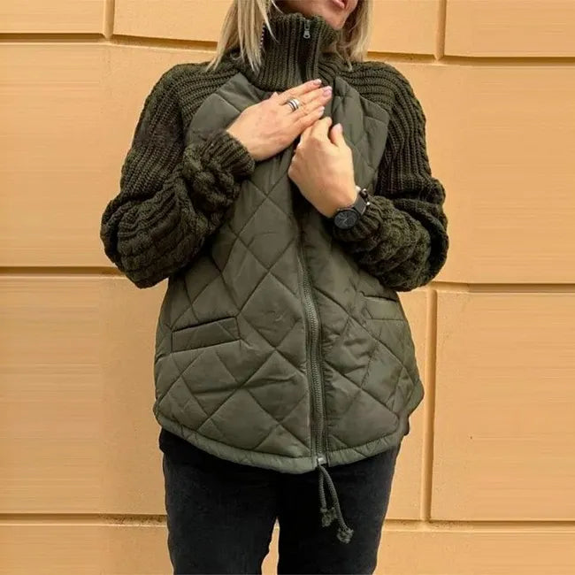 Karoliina - Gestrickte Patchwork Daunen Jacke