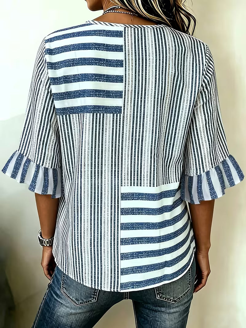 Avyra – Gestreiftes Patchwork-Oberteil mit Rüschenärmeln und Knöpfen