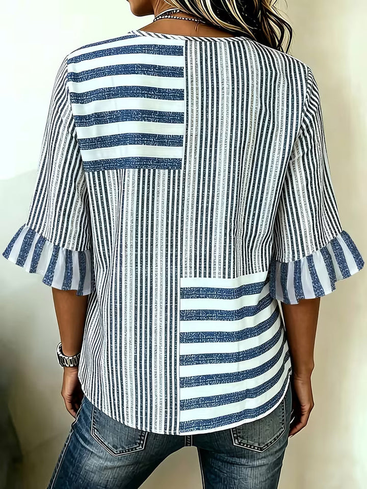 Avyra – Gestreiftes Patchwork-Oberteil mit Rüschenärmeln und Knöpfen