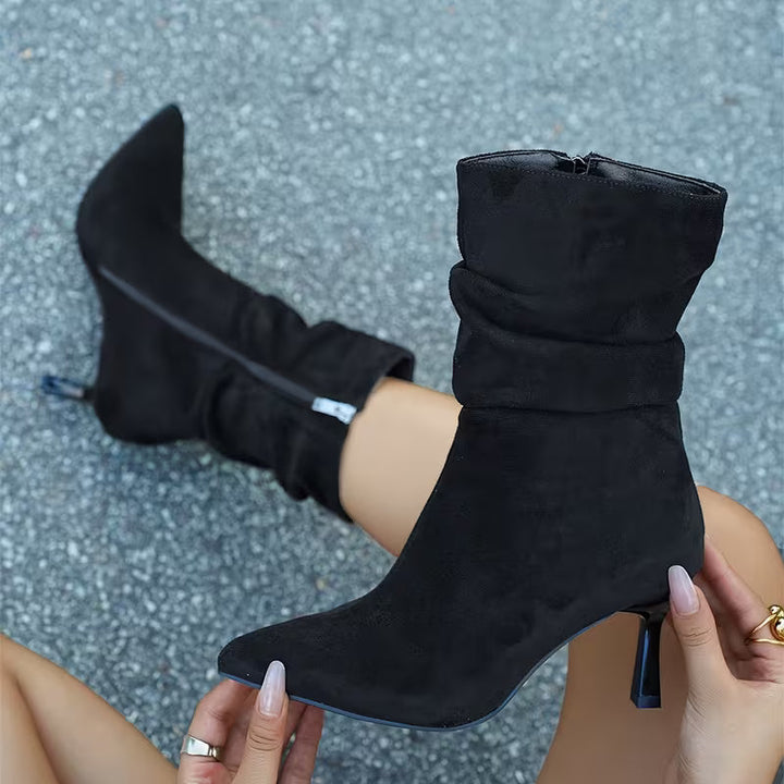 Tittana – Stiefel Mit Mittlerem Absatz Und Spitzen Kanten
