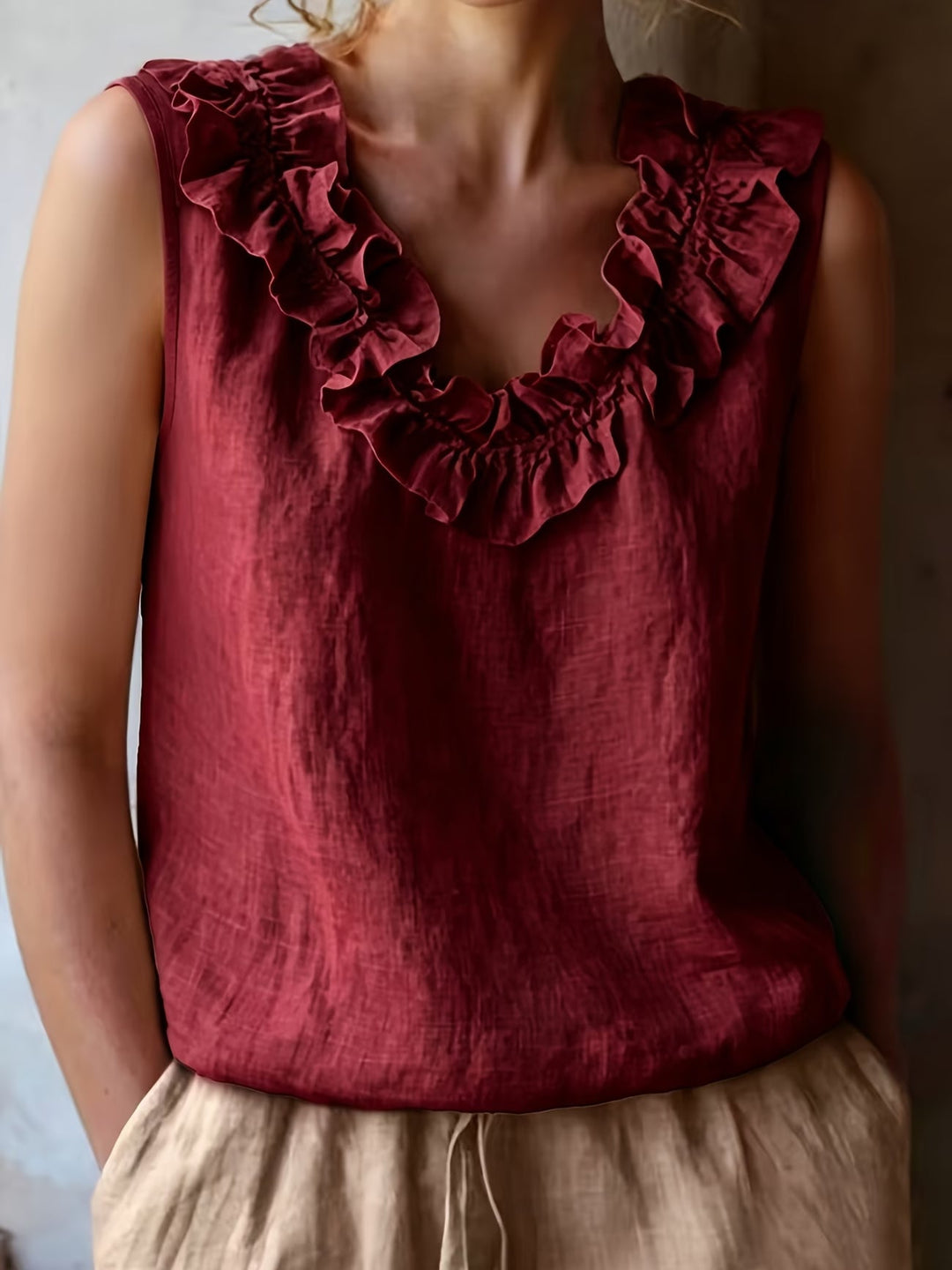 Safiya – Ärmellose Bluse MIT Rüschen Am Ausschnitt