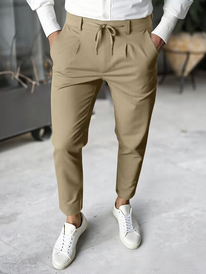 Krsto – High-End-Hosen MIT Hohem Bund