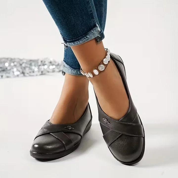Kinerah - Orthopädische Leder Schuhe Mit Metallemblem