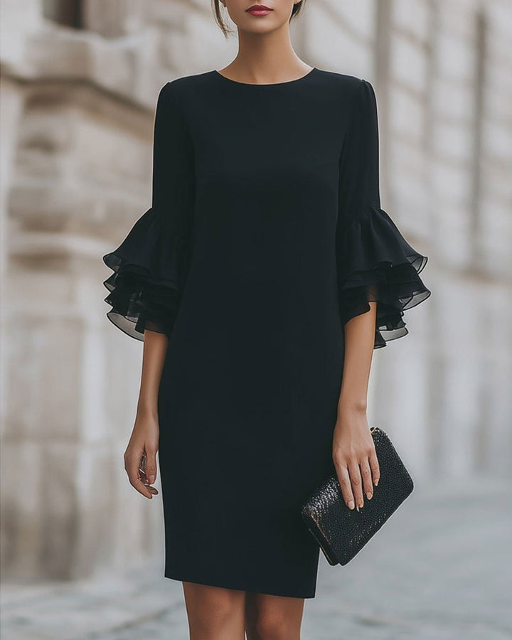 Catalinan – Slim-Fit-Kleid mit ausgestellten Ärmeln und Lagenlook