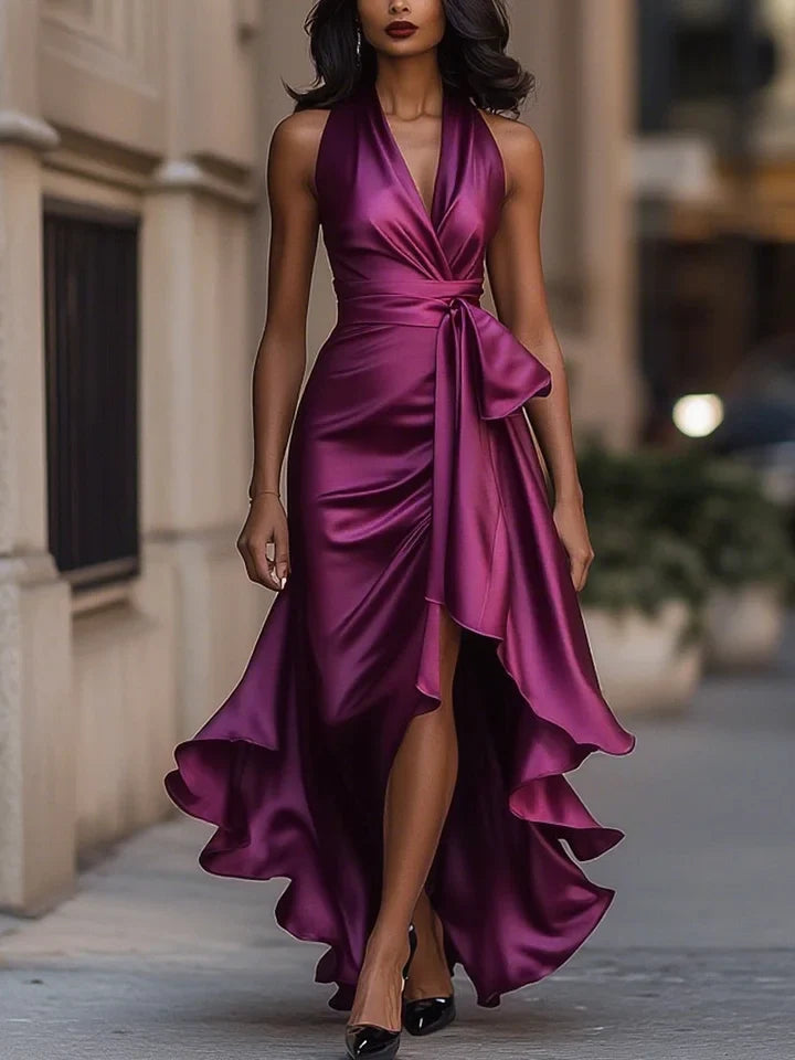 Sharipova – Elegantes Trägerloses Satin Kleid Mit Rüschen