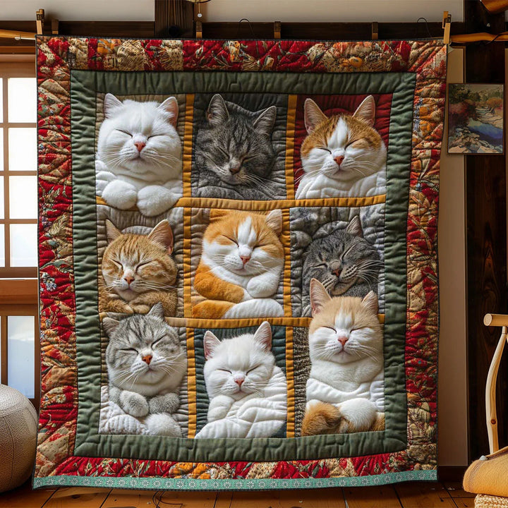 CozyCats – Decke mit aufgedruckten schlafenden königlichen Katzen