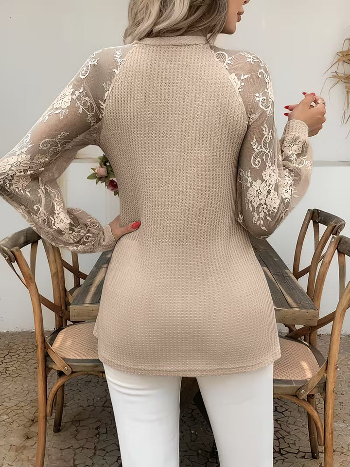 Wazina – Elegantes Oberteil Mit Halbtransparenter Spitze
