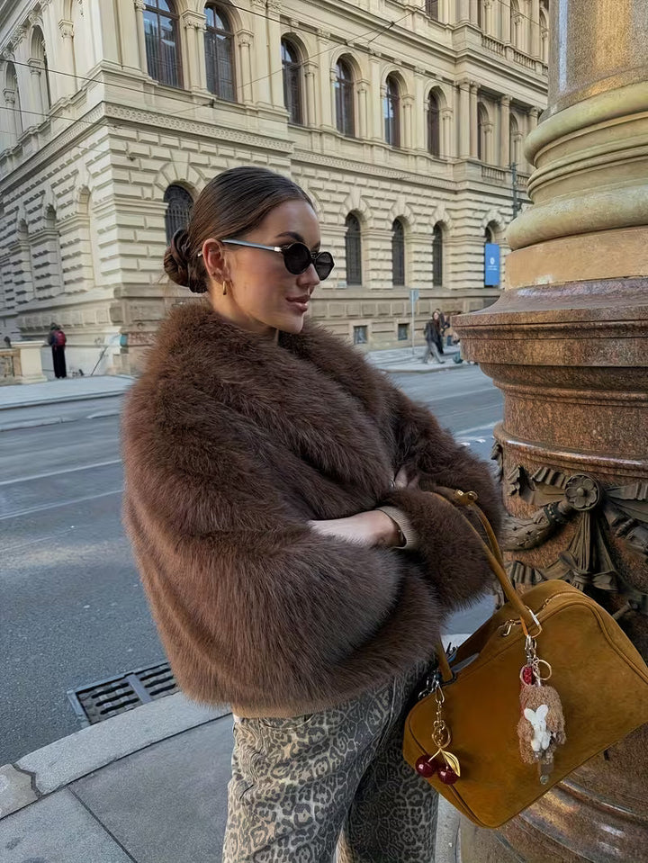 Jorida – Oversized-jacke Aus Kunstfell Mit Gekürztem Revers