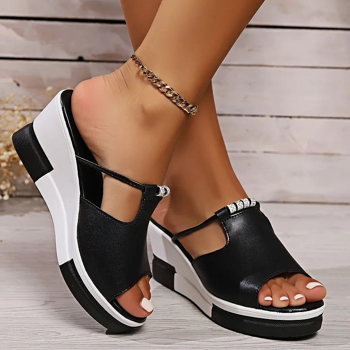 Ronya – Bequeme Keilabsatzsandalen