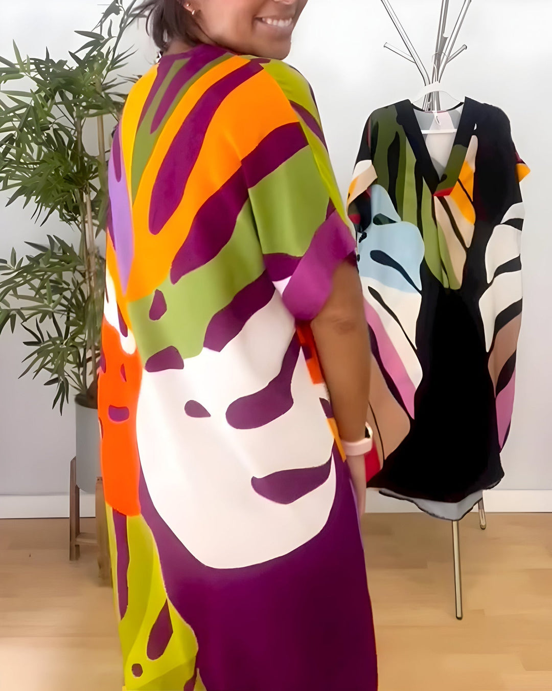 Madeline – Buntes Freizeitkleid Mit V-Ausschnitt
