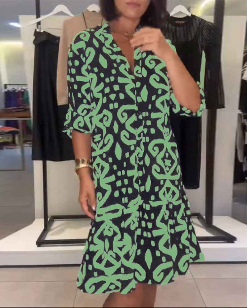 Ejileena – Elegantes Kleid Mit V-Ausschnitt Und Drucken