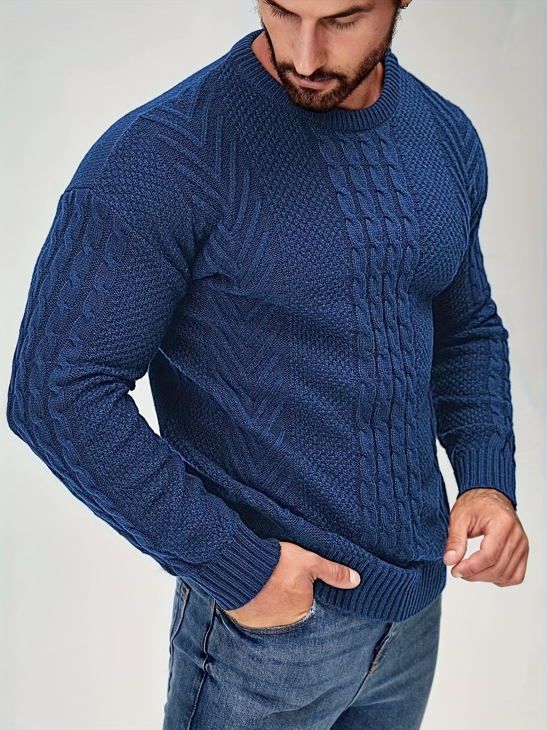 Eiduks – Klassischer Pullover mit Rundhalsausschnitt und Zopfmuster