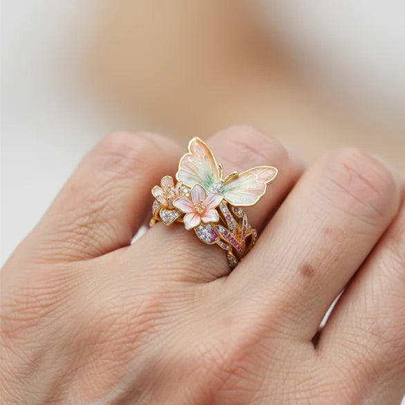 PetalWings – Naturinspirierter Schmetterlingsring mit Zirkonia