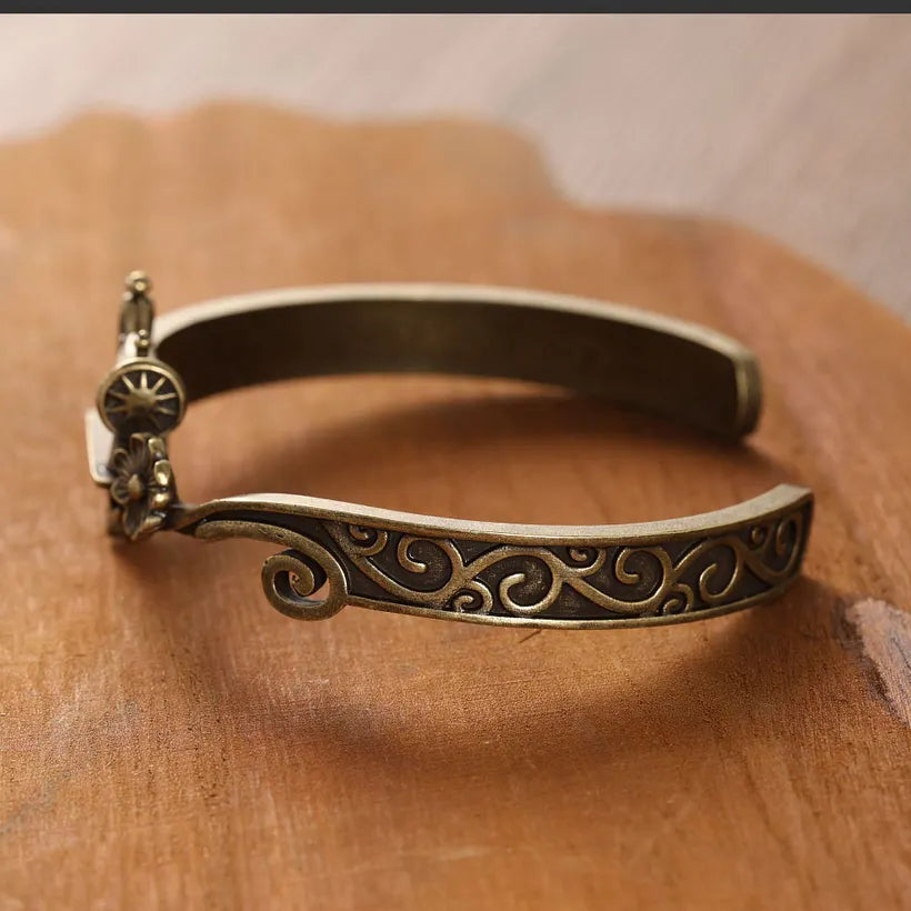 Liliah – Nähmaschinen-Armband