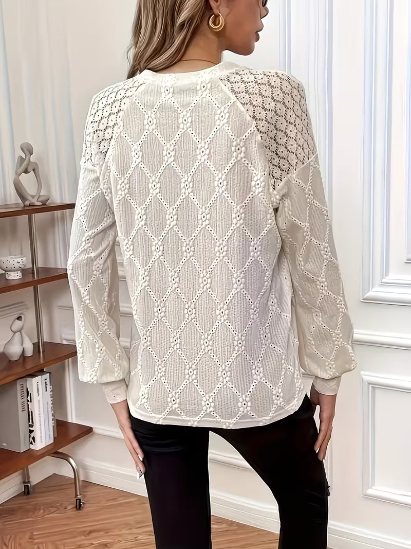 Meena – Grenzüberschreitende Bluse mit Rundhalsausschnitt
