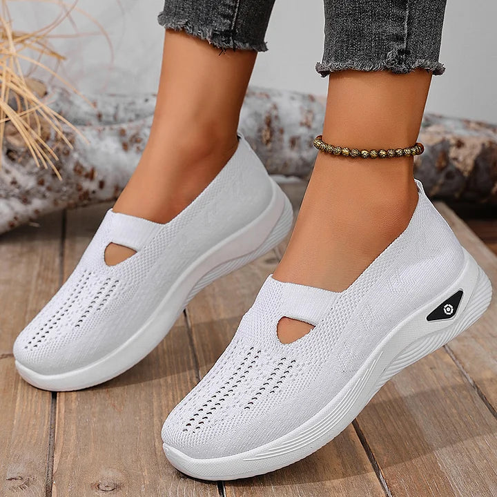 Einara – Atmungsaktive Rutschfeste Schuhe