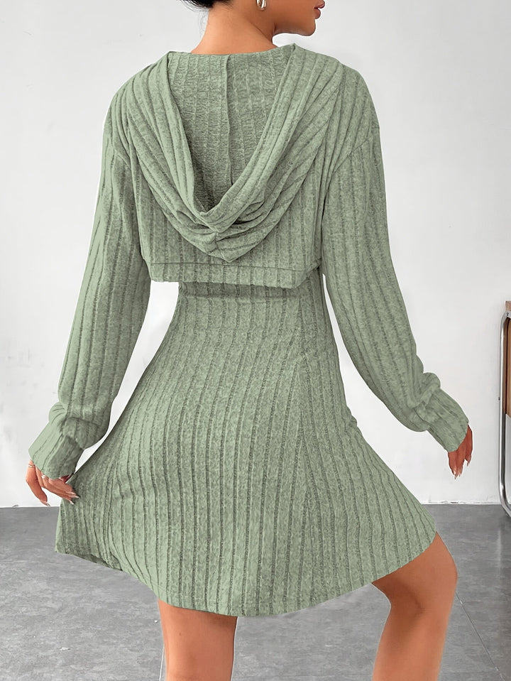 Joaquina – Geripptes Minikleid mit Kurzem Kapuzenoberteil