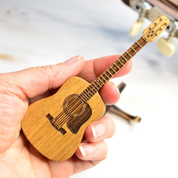 TuneCradle – Mini-Süße-Edition  Plektrum-Etui aus Holz für Gitarre