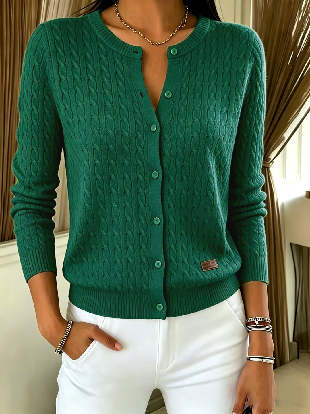 Kitija – Strickjacke im Zopfmuster Mit Knöpfen