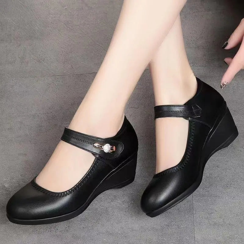 Aikaterina – Schuhe Mit Runder Spitze Und Schnallenriemen