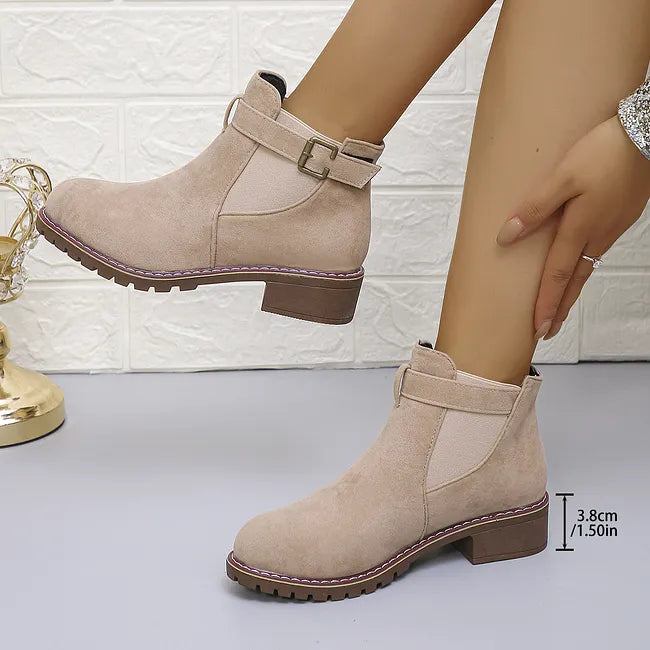 Fakina – Stiefeletten Mit Zierschnalle