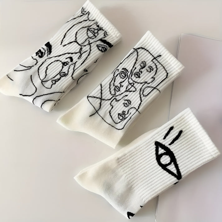 Felizitas – Socken mit abstrakter Linienkunst