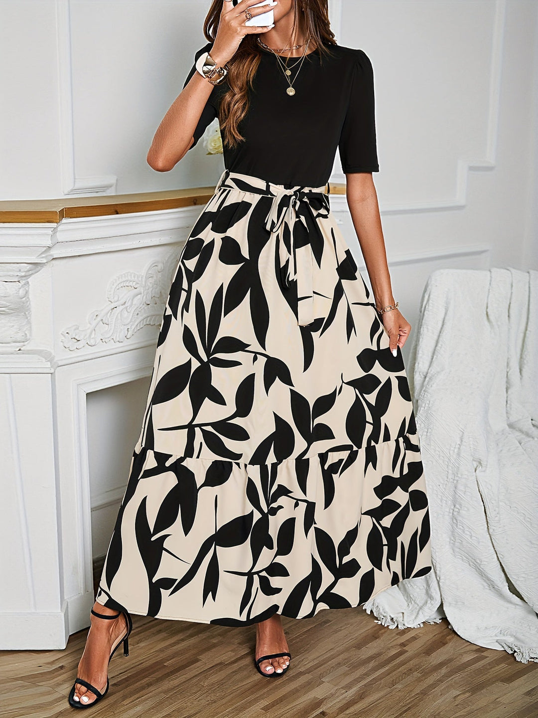 Nuray – Elegantes, kurzärmeliges Blumenkleid